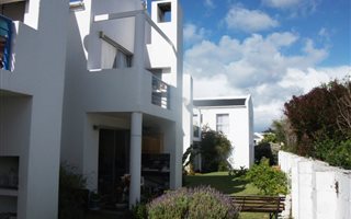 2 Bedroom Apartment in Marina Da Gama