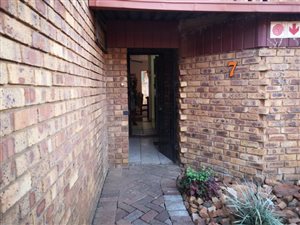 2 Bed Duplex in Dorandia