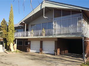 7 Bed House in Panorama