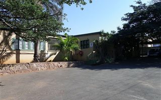 2035 m² Commercial space in Montclair