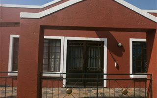 3 Bedroom Townhouse in Randfontein