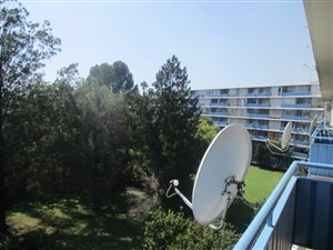 3 Bed Apartment in Arcon Park