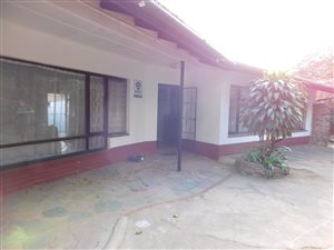 3 Bed House in Athlone Park
