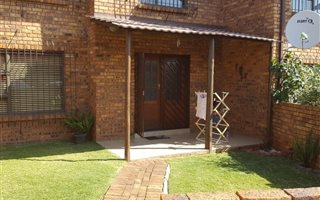 3 Bedroom Townhouse in Klopperpark