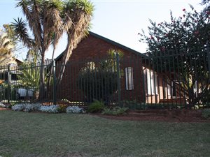 4 Bed House in Theresa Park