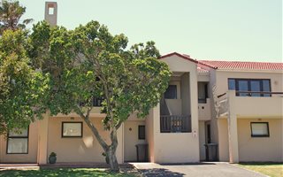 2 Bedroom Apartment in Greenways Golf Estate