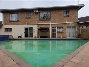 6 Bed House in Veld En Vlei