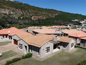 3 Bed House in Whale Rock