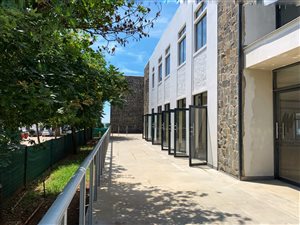 101 m² Commercial space in Hilton