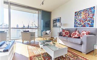 1 Bedroom Apartment in Waterfront