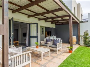3 Bed House in Kelderhof Country Village