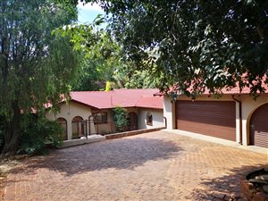4 Bed House in Helderkruin