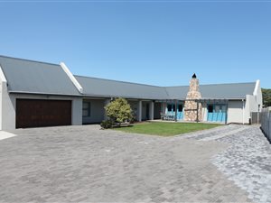 4 Bed House in Franskraal