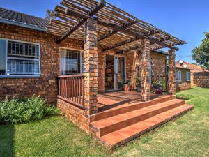 3 Bed House in Cinderella