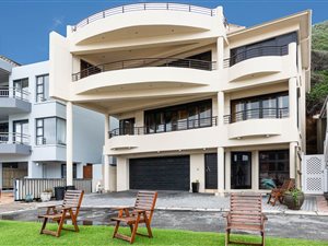 4 Bed House in Herolds Bay