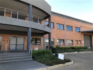 1077 m² Industrial space in Halfway House
