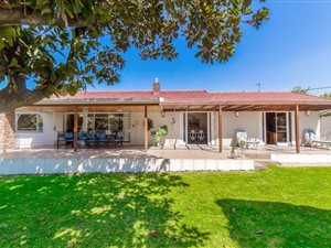 3 Bed House in Victory Park