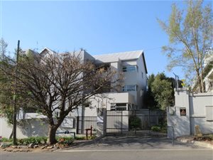 2 Bed Apartment in Craighall Park