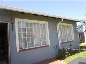 2 Bed Townhouse in Roodepoort West