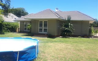 3 Bedroom House in Bergvliet