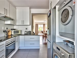 2 Bed Apartment in Kenilworth Upper