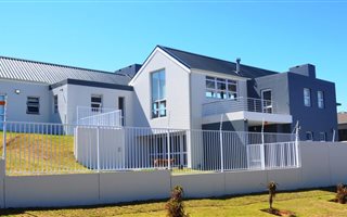 4 Bedroom House in Van Riebeeckshof
