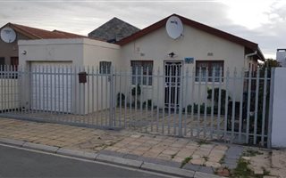 3 Bedroom House in Highbury