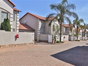 2 Bed Cluster in Sunninghill
