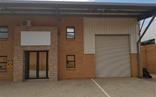 355 m² Industrial space in Willow Park Manor