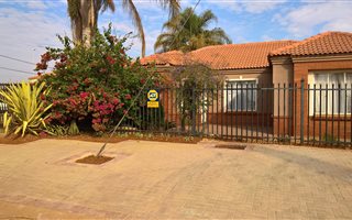 4 Bedroom House in Eloffsdal
