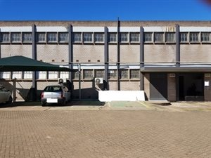 652 m² Office Space in Bluff