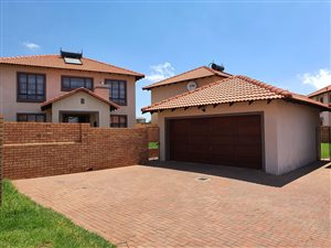 4 Bed House in Monavoni