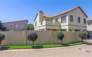 3 Bedroom Cluster in Dainfern