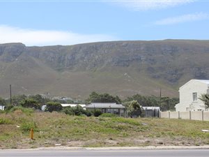 892 m² Land available in Eastcliff
