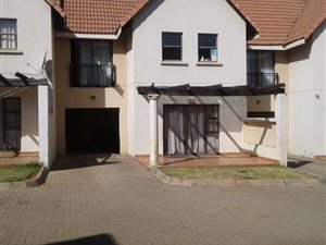 3 Bed Townhouse in Lydenburg
