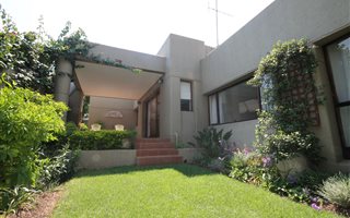 4 Bedroom House in Cedar Lakes