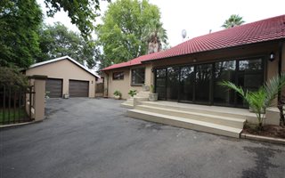 4 Bedroom House in Bryanston West