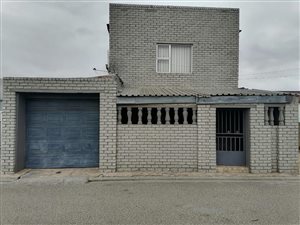 4 Bed House in Crossroads