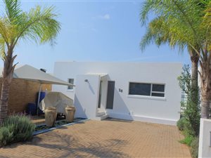 4 Bed House in Aqua Vista
