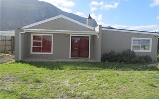 4 Bedroom House in Bettys Bay