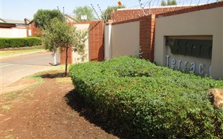 2 Bedroom Simplex in Monavoni