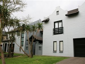6 Bed House in Boardwalk Meander