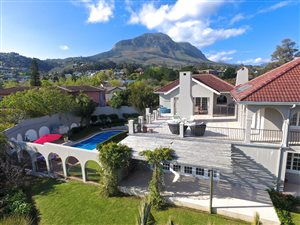 5 Bed House in La Sandra