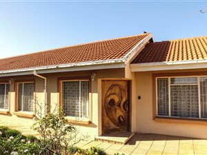 3 Bed House in Riamarpark