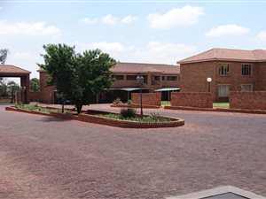 2 Bed Apartment in Krugersrus