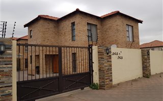 3 Bedroom Duplex in Zinniaville