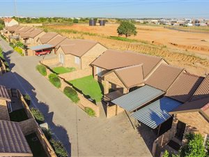 3 Bedroom Townhouse in Kosmosdal