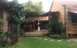 3 Bedroom Townhouse in Die Hoewes