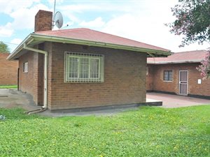9 Bed House in Vanderbijlpark CW4