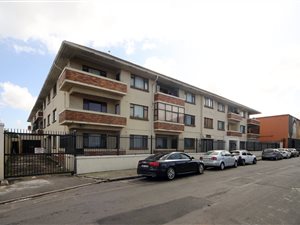 2 Bed Apartment in Parow Central